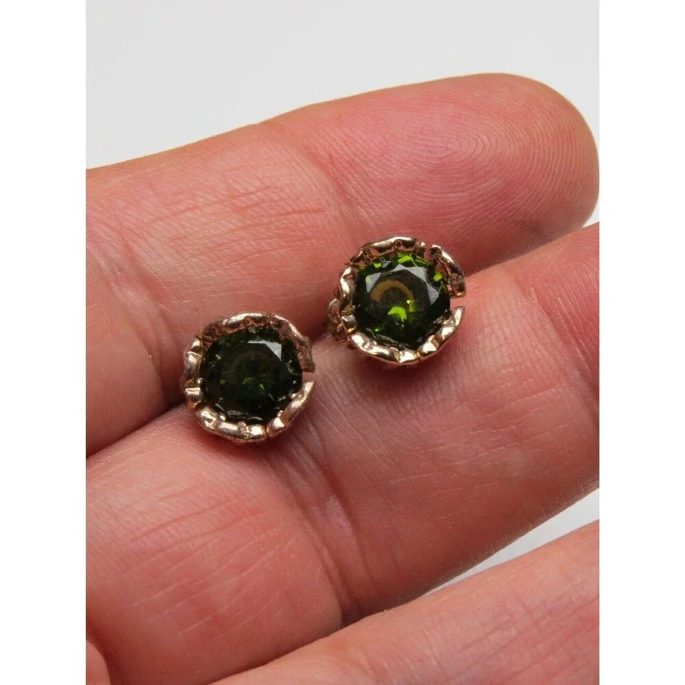 14k Peridot Earring